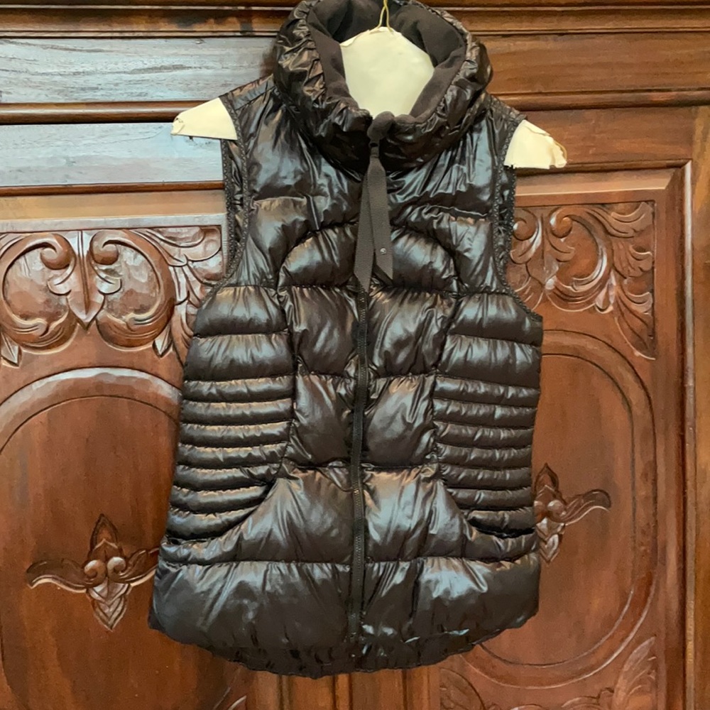 Black puffer vest